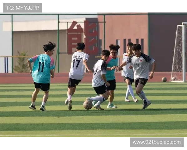 硚口区足球代表队凝聚青春力量共筑绿茵梦想展现拼搏风采 硚口区足球代表队凝聚青春力量共筑绿茵梦想展现拼搏风采