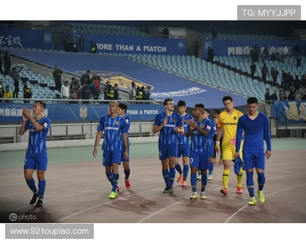 萨索洛队近期备战联赛动态聚焦球队调整与年轻球员表现 萨索洛队近期备战联赛动态聚焦球队调整与年轻球员表现