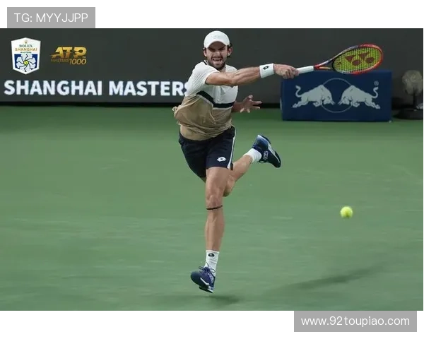 新一轮网球大师赛精彩开赛 多位世界顶级选手亮相争夺冠军