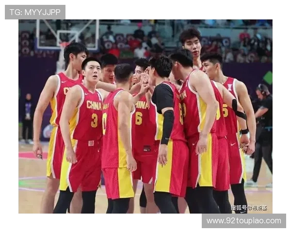 篮球世界杯精彩纷呈 中国男篮力克强敌晋级四强 展现拼搏精神