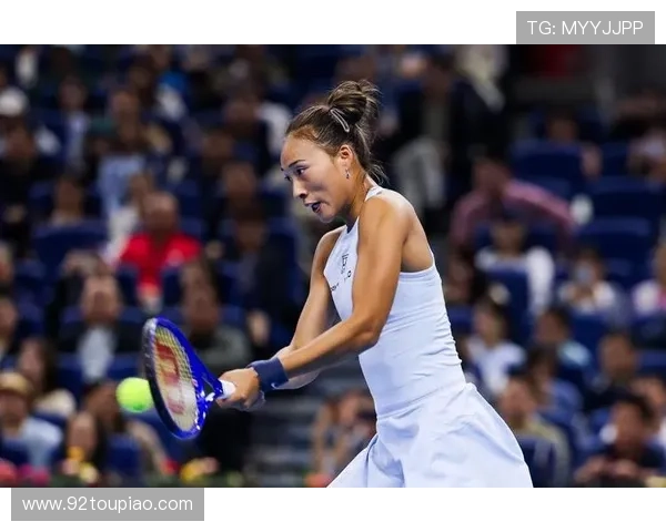 网球巨星再次征战四大满贯 赛季首秀引发球迷热议