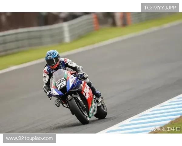 MotoGP震撼收官:马奎斯夺冠伤退不参赛,哈雷重整本田显露复苏迹象