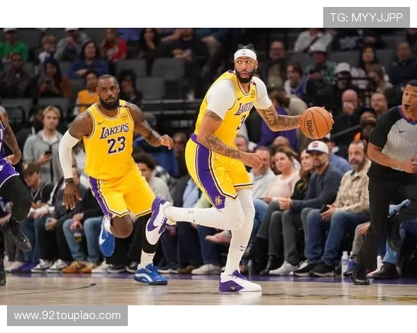 詹姆斯伤退浓眉发力湖人逆转战胜勇士迎来五连胜